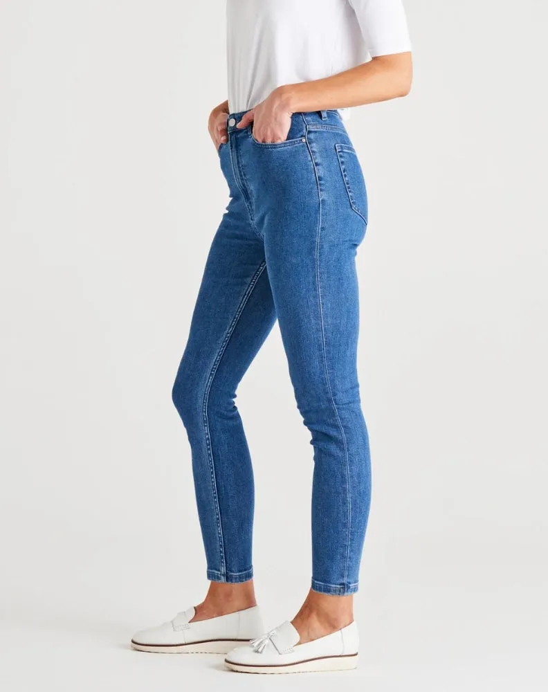 Betty Essential Jean - Vintage Blue