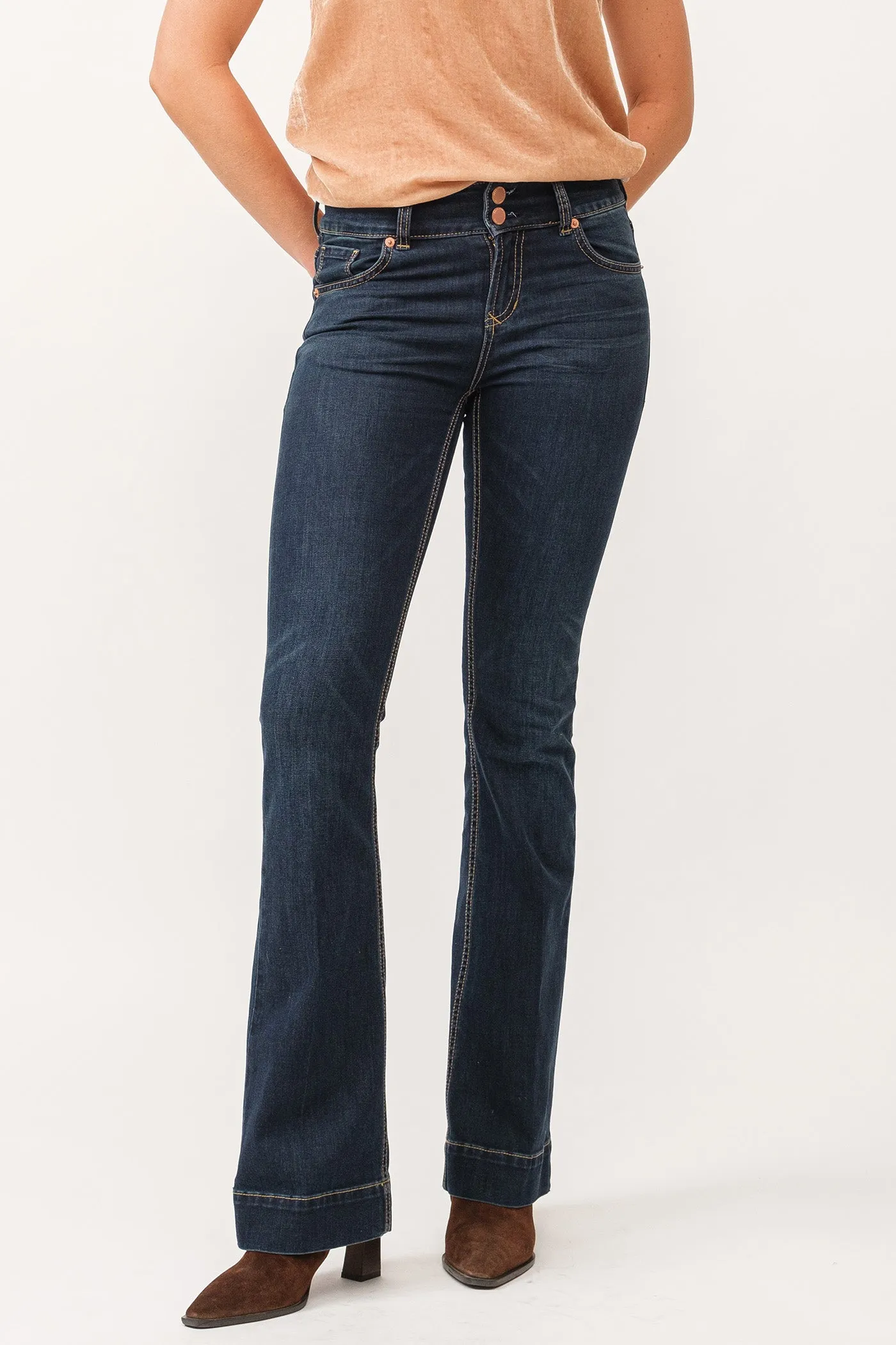 JAXTYN MID RISE CLEAN WIDE HEM BOOTCUT JEANS EMOTION